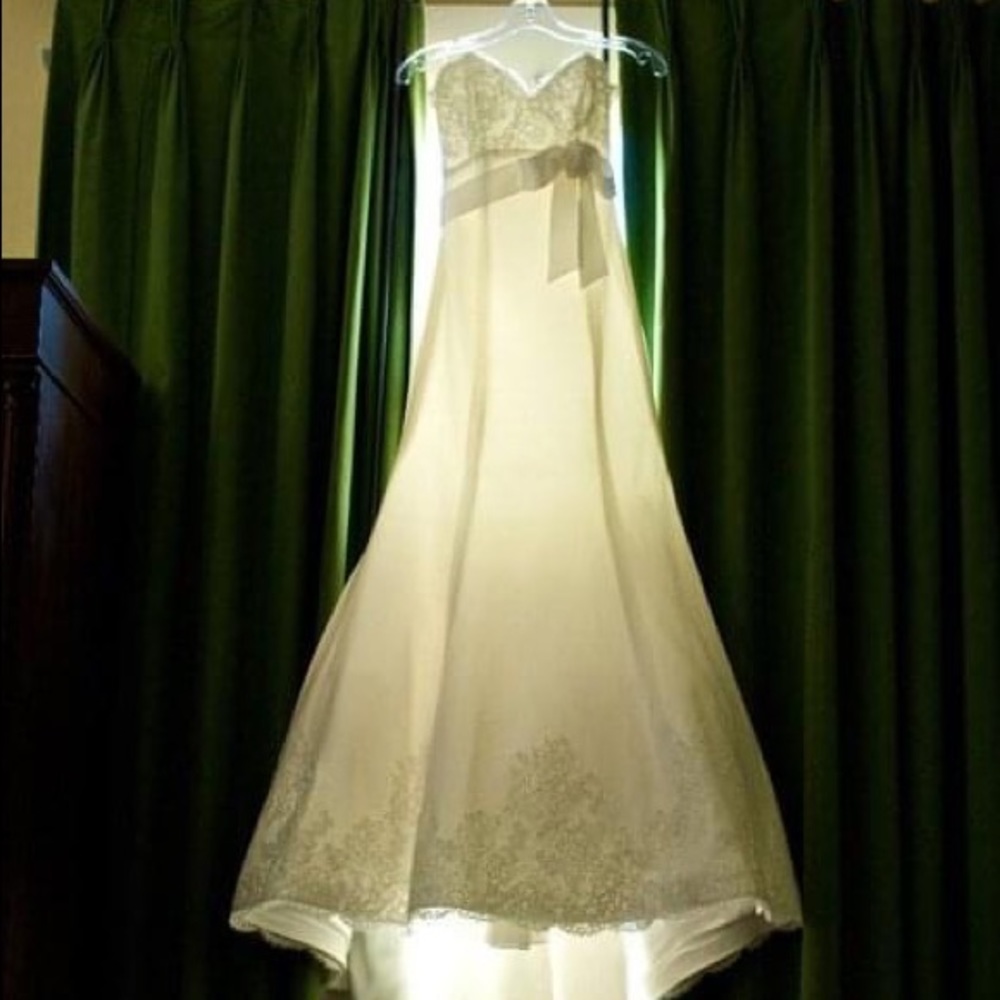 Paloma Blanca Wedding Dress size 2